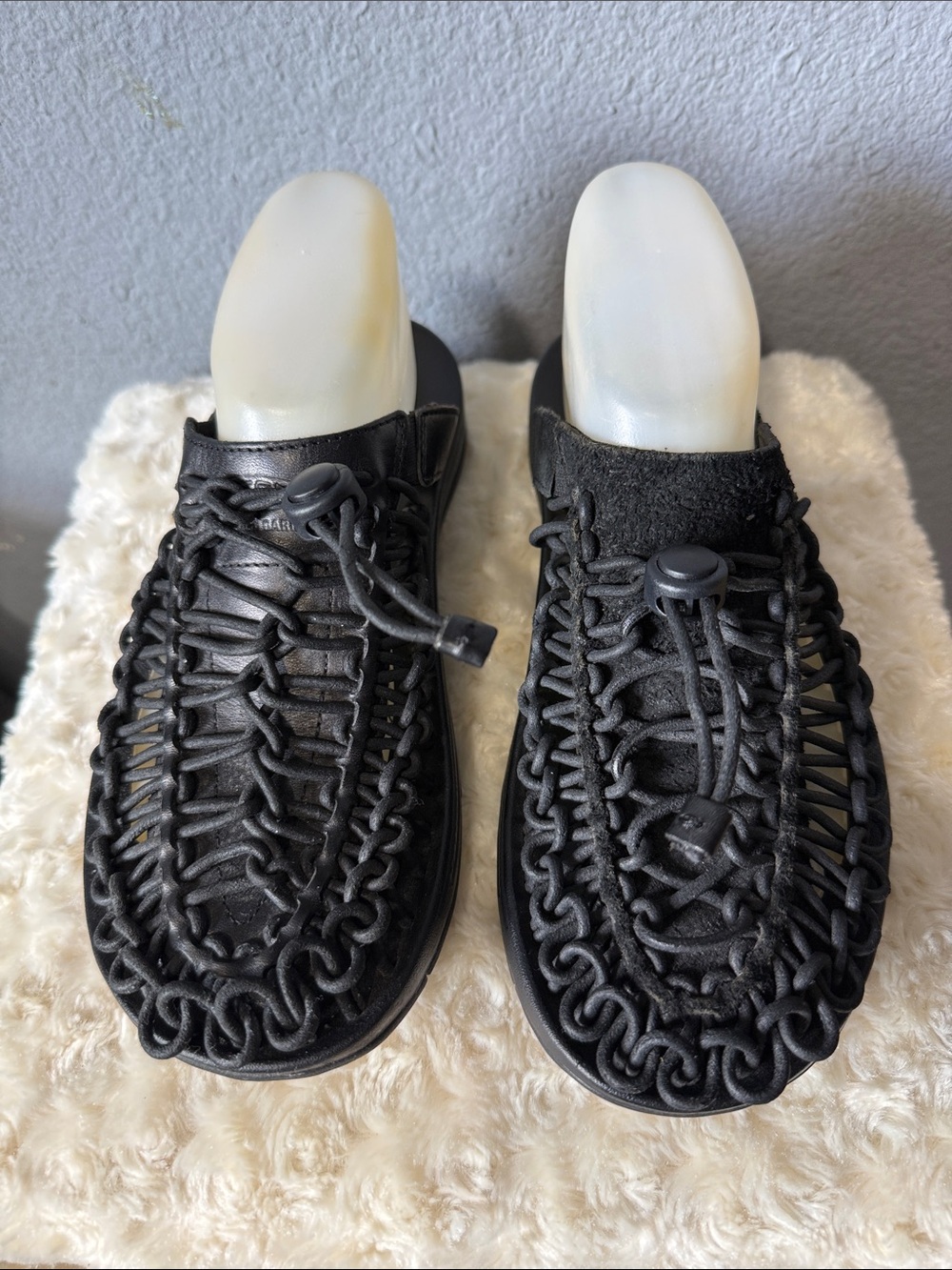 Keen sandals for women’s sz 7.5, 2*